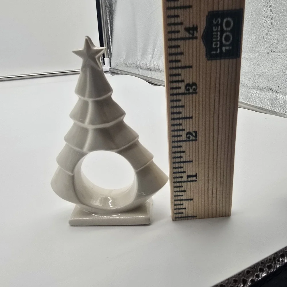 2 Ceramic Porcelain Off White Christmas Tree Napkin Rings‎ Vintage 4
